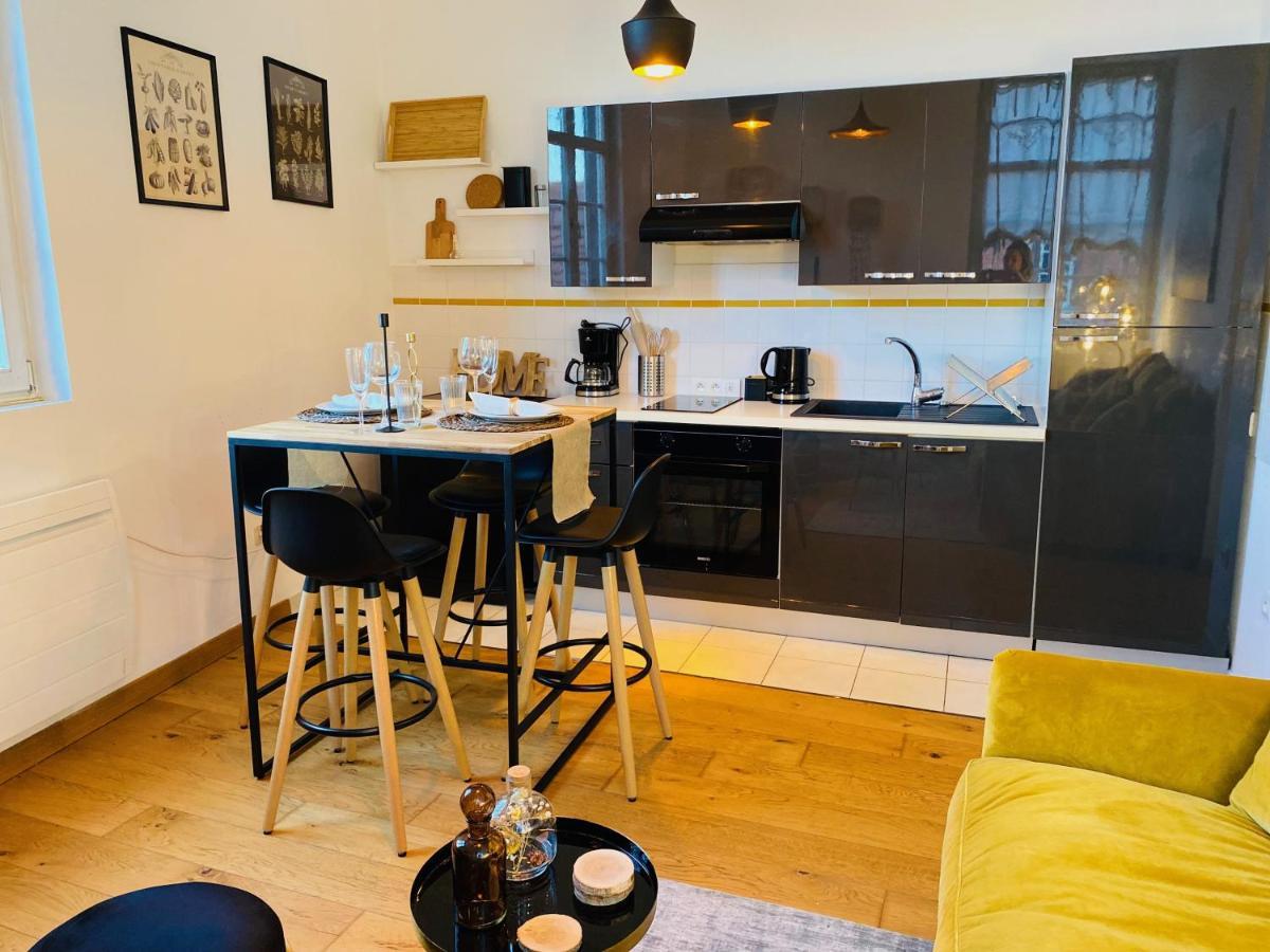 Appartement Place De La Cath' Avec Parking Colmar Exterior photo